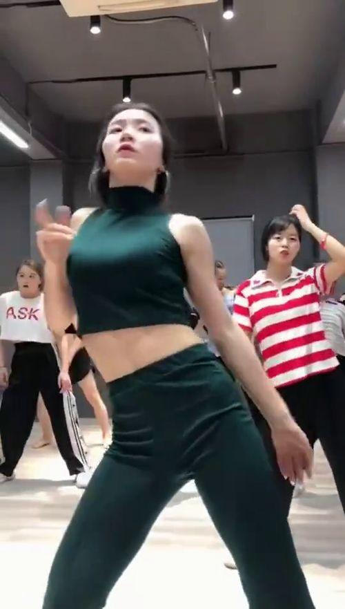 国产小身材视频在线观看